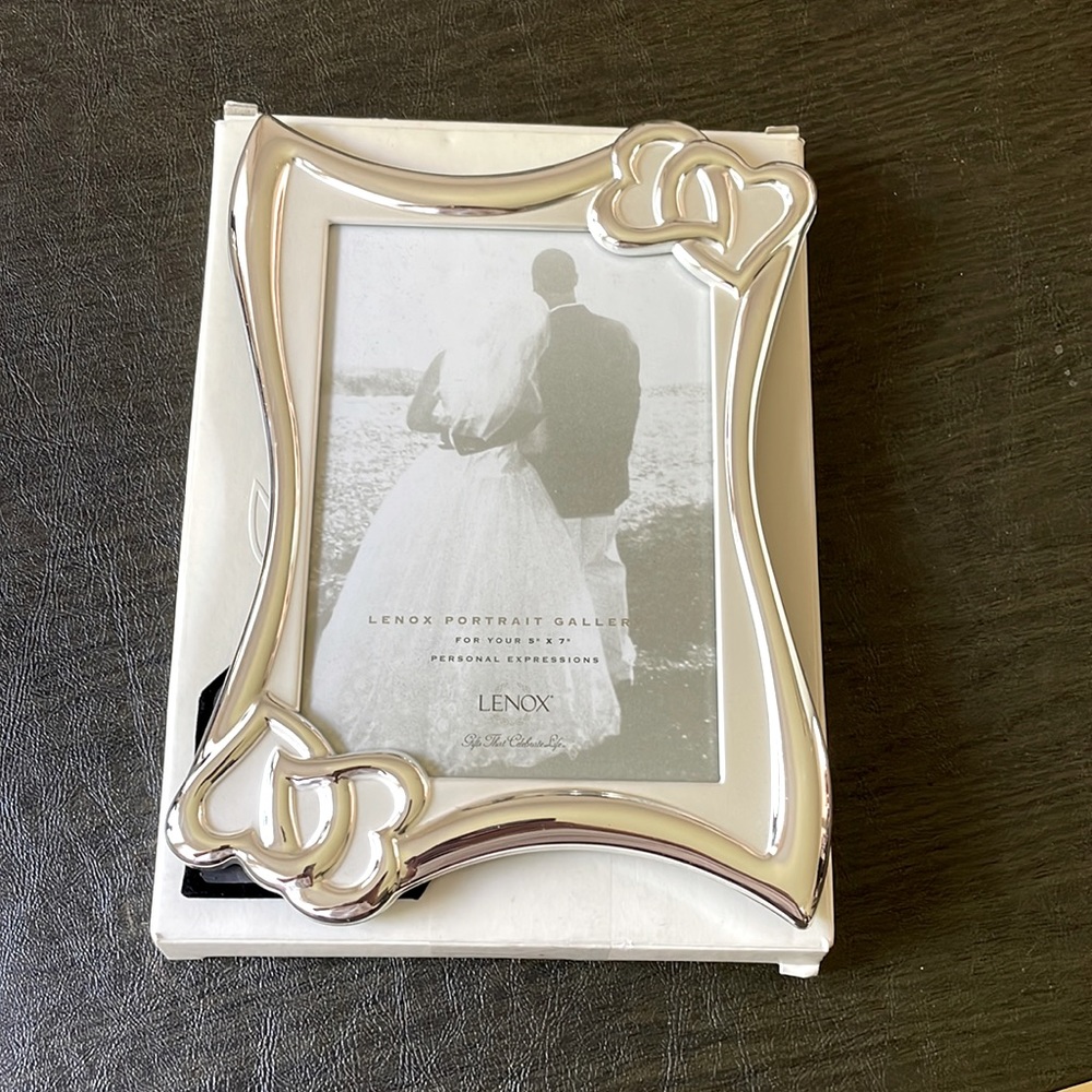 New Lenox Silverplated Wedding Frame Size 5”X7”